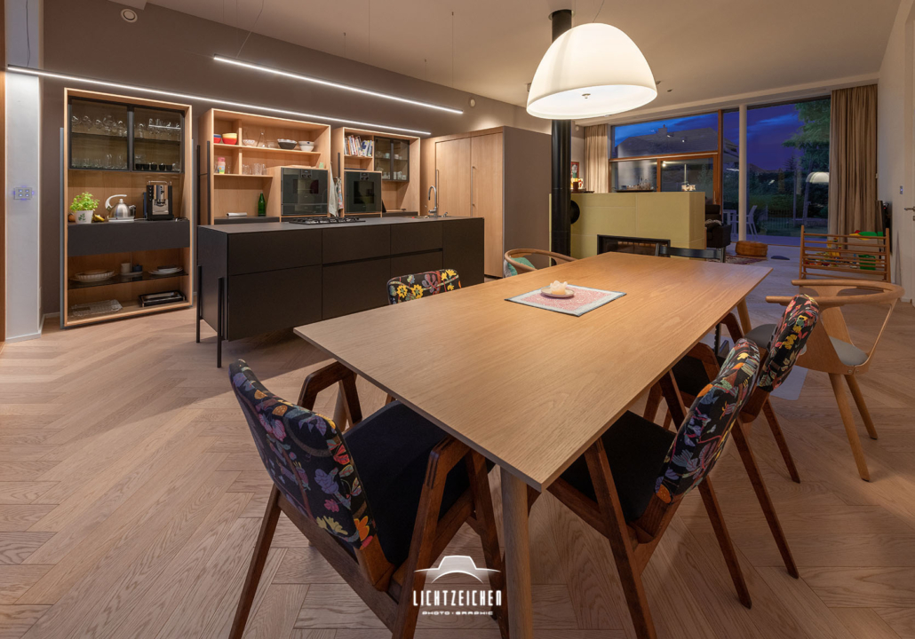 Architekturfotografie, Einfamilienhaus, blaue Stunde