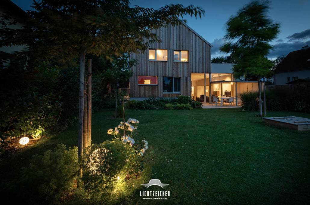 Architekturfotografie, Einfamilienhaus, blaue Stunde