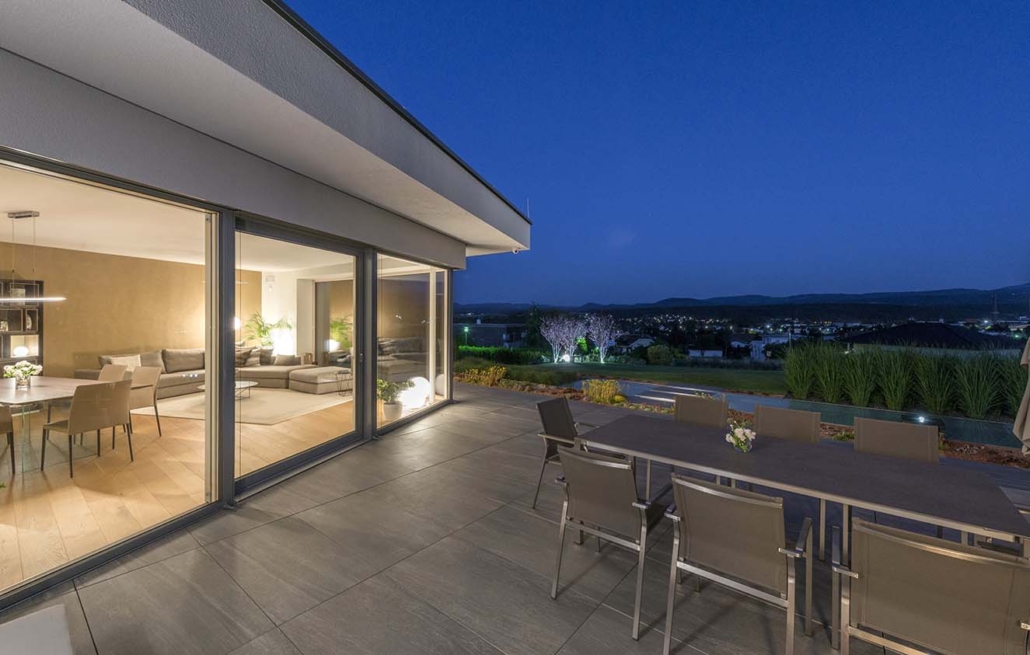 Architekturfotografie, Einfamilienhaus, blaue Stunde